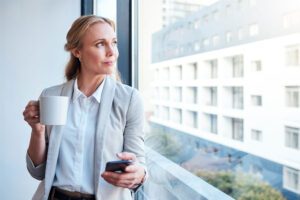 Read more about the article The Hidden Tradeoffs of Going In-House: What Lawyers Need to Know