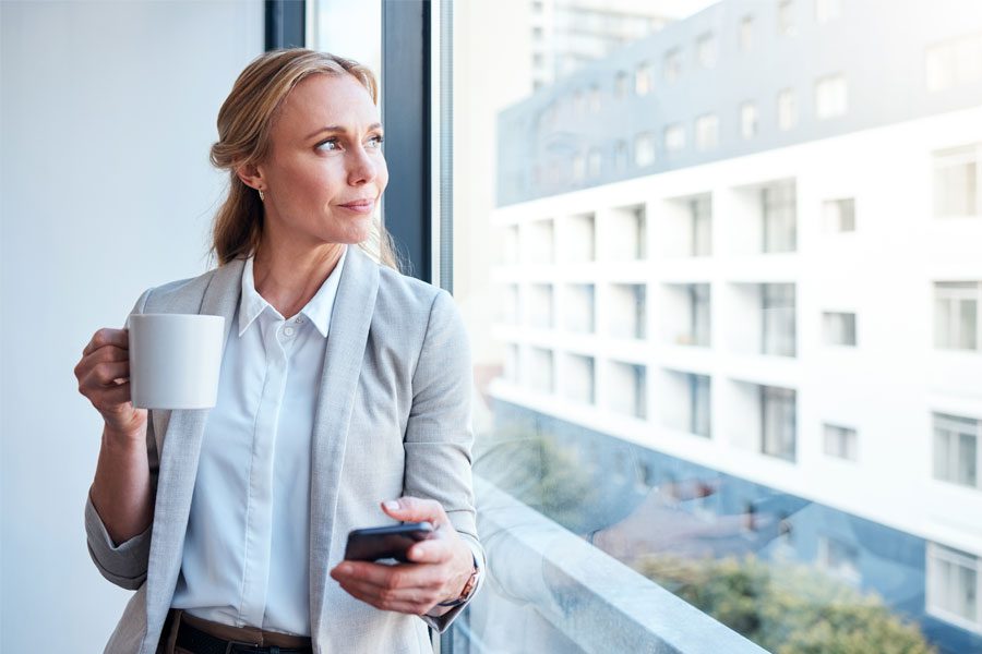Read more about the article The Hidden Tradeoffs of Going In-House: What Lawyers Need to Know